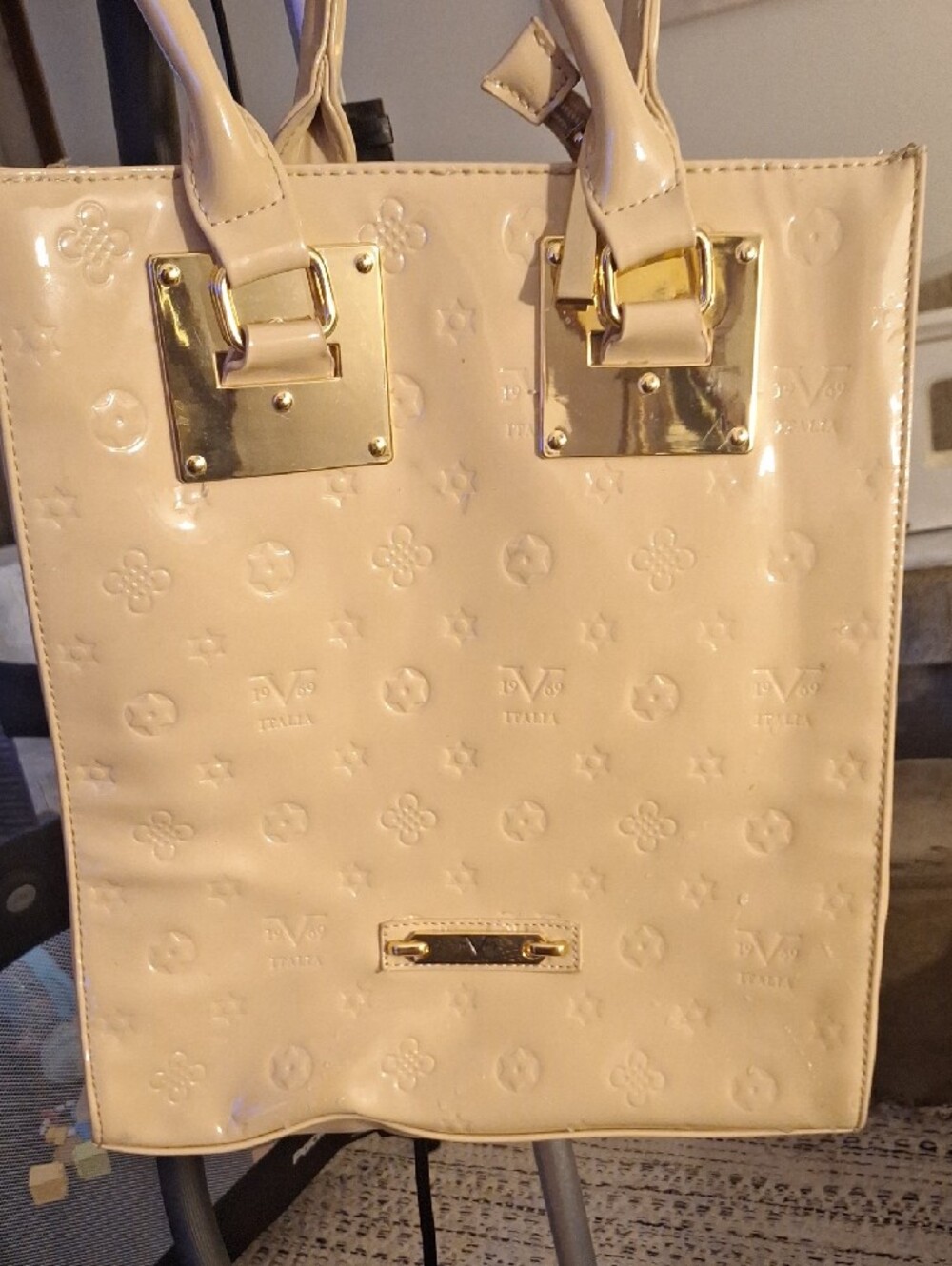 Versace Cream Shoulder Tote with Gold-Plated Accents - Picture 2 of 8